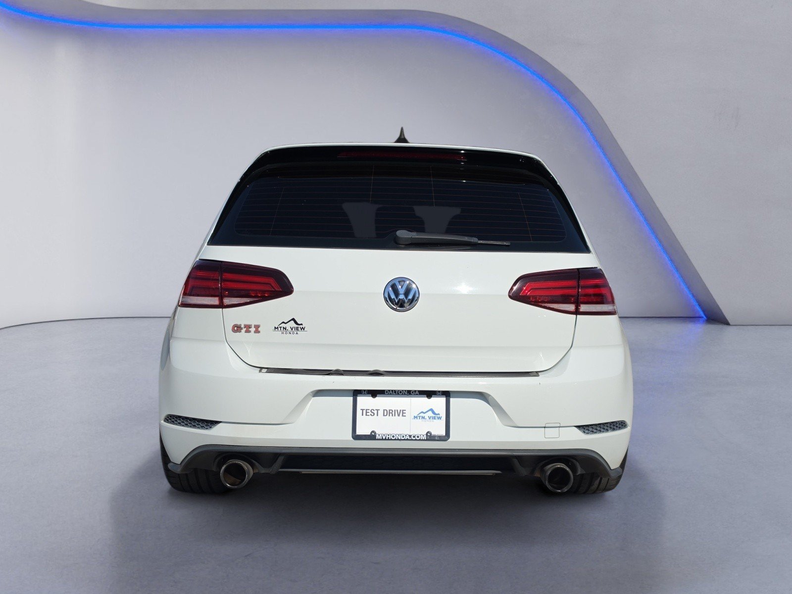 Used 2018 Volkswagen GTI SE FWD image 4