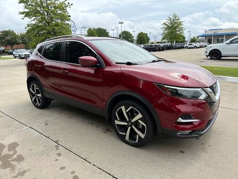 Used 2021 Nissan Rogue Sport SL w/ Premium Package FWD image 7