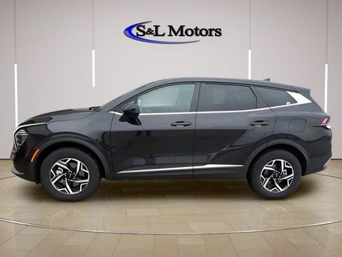 Used 2025 Kia Sportage LX AWD/4WD image 4