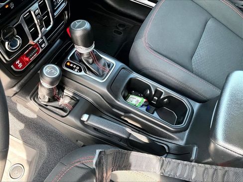 Used 2023 Jeep Gladiator Rubicon w/ Cold Weather Group image 20