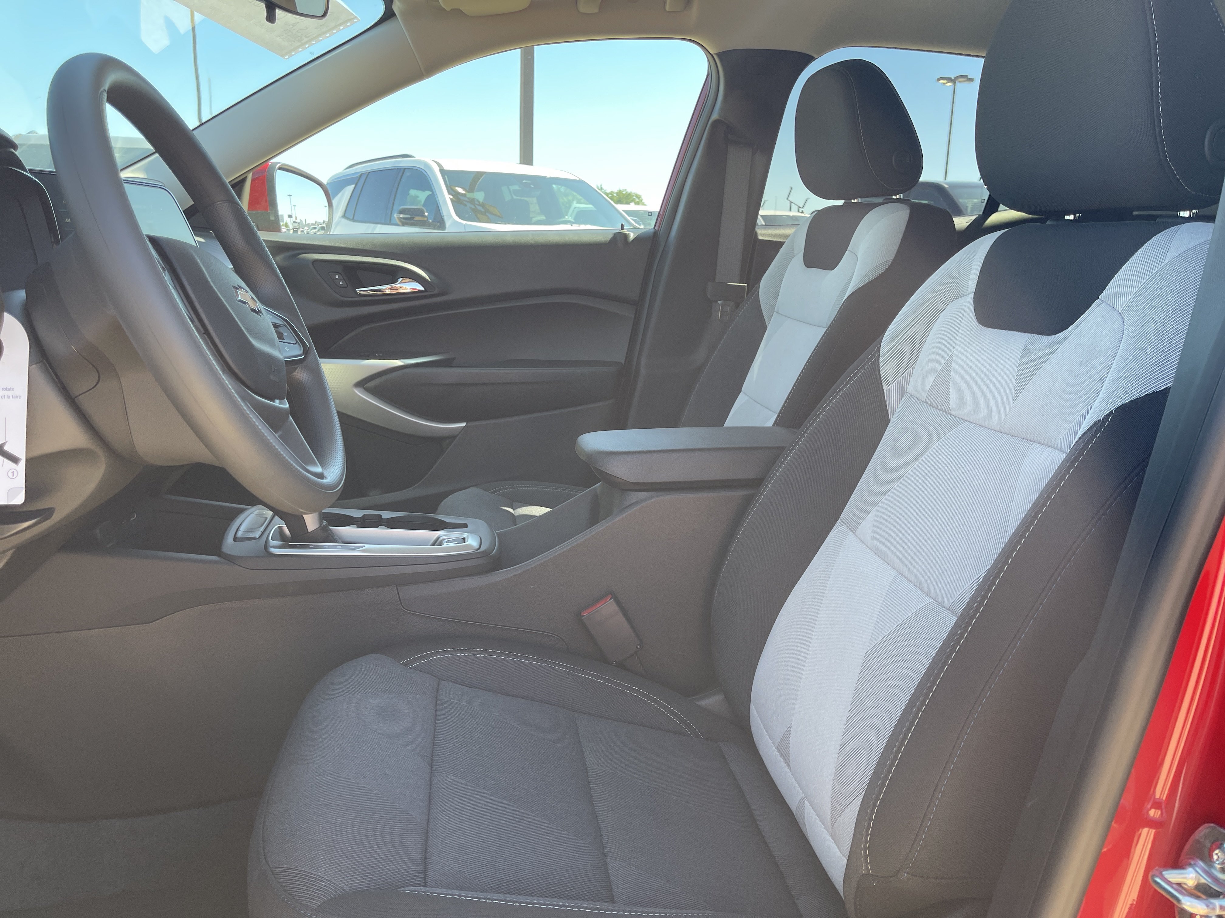 New 2026 Chevrolet Trax LS w/ LS Convenience Package FWD image 34