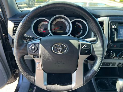 Used 2015 Toyota Tacoma w/ TRD Sport Package image 22