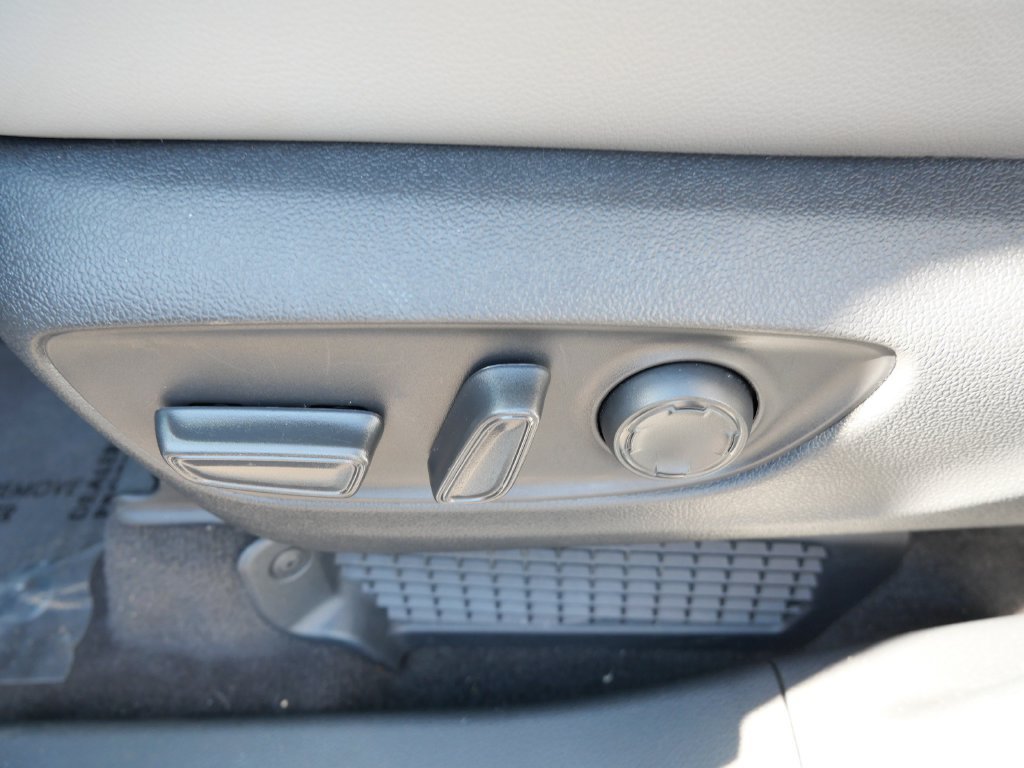 Certified 2026 Toyota Sienna XLE FWD image 15