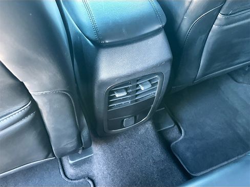 Used 2017 Lincoln MKC Select image 24