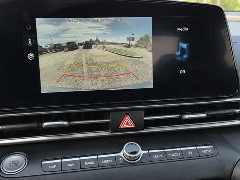 Used 2024 Hyundai Elantra SEL FWD image 12
