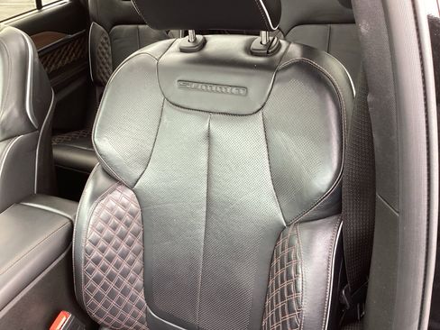 Used 2021 Jeep Grand Cherokee L Summit w/ Luxury Tech Group V image 12