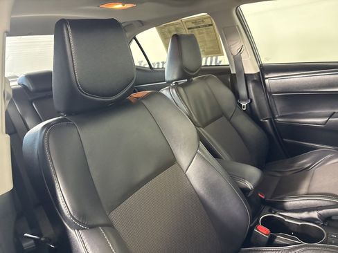 Used 2016 Toyota Corolla L image 29