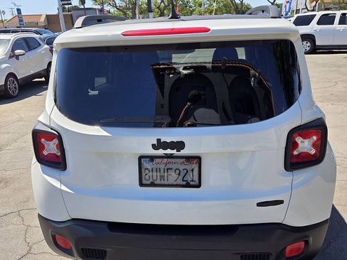 Used 2017 Jeep Renegade Latitude w/ Popular Equipment Group AWD/4WD image 17