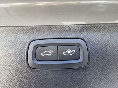 Certified 2024 Volvo XC90 T8 Plus w/ Protection Package Premier image 10