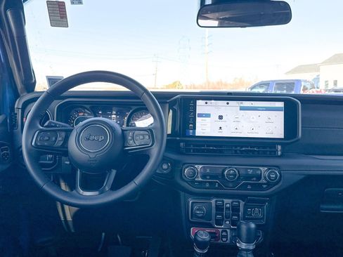 Used 2024 Jeep Wrangler Unlimited Rubicon image 24