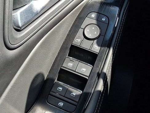 Used 2024 Nissan Rogue SV FWD image 29