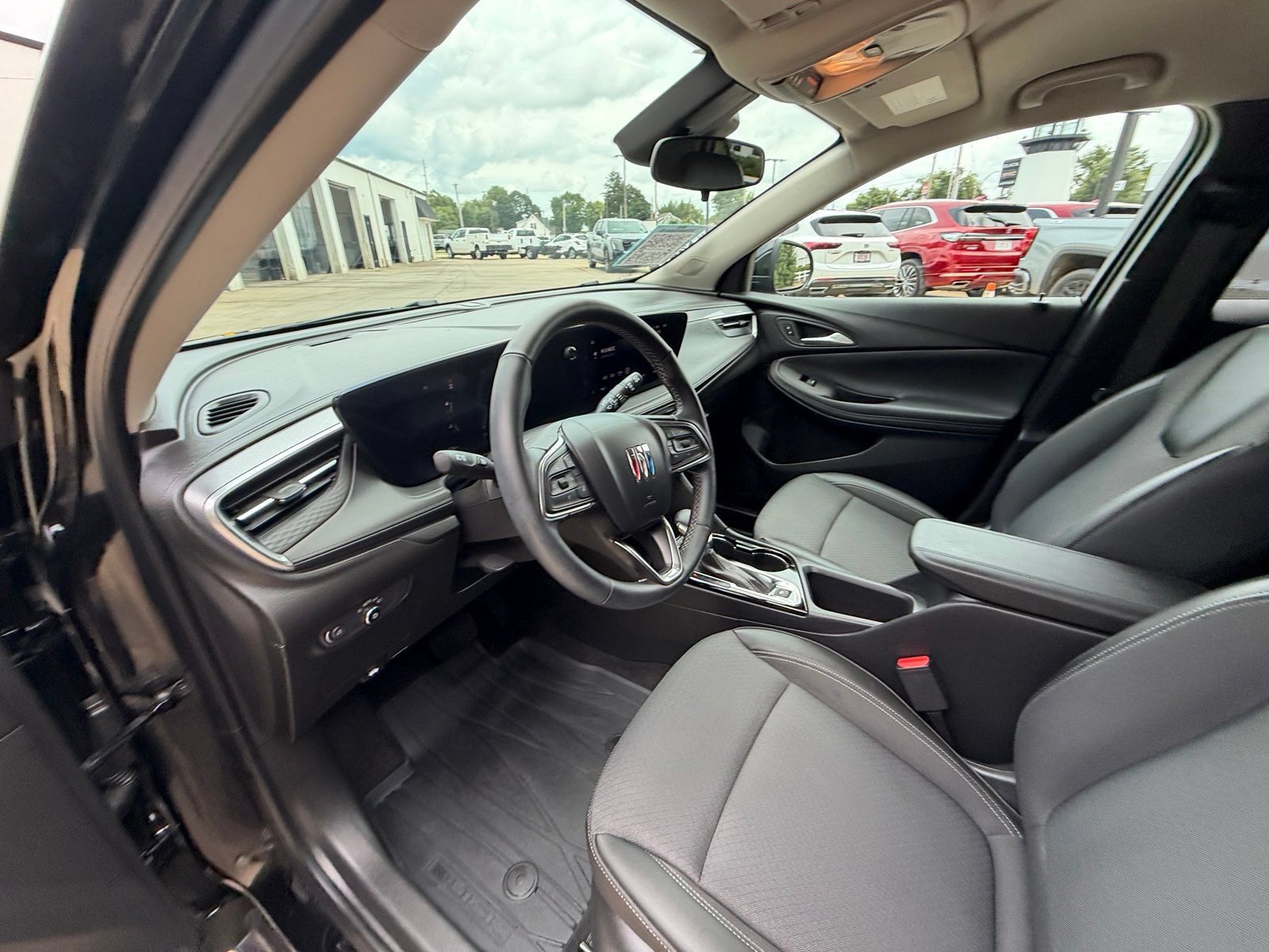 Used 2024 Buick Encore GX Preferred w/ Comfort Package FWD image 10
