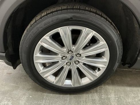 Used 2020 Ford Explorer Limited w/ Class III Trailer Tow Package image 12