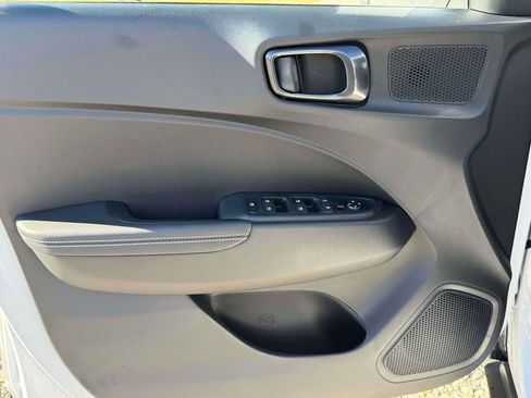 New 2026 Hyundai Venue FWD image 13