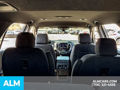 Used 2023 Chevrolet Traverse LT FWD image 16