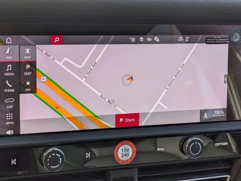 Certified 2026 Porsche Macan AWD/4WD image 19