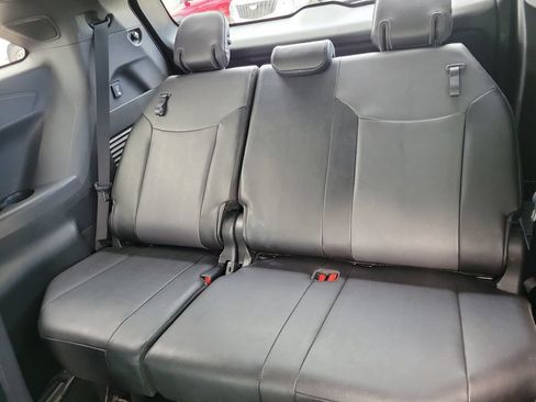Used 2023 Toyota Sienna XLE Woodland Edition AWD/4WD image 12