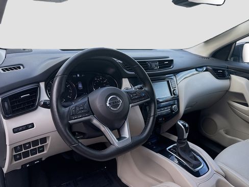 Used 2022 Nissan Rogue Sport SL image 9