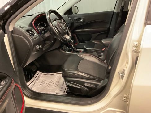 Used 2020 Jeep Compass Trailhawk AWD/4WD image 7