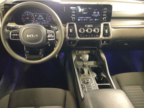 Used 2023 Kia Sorento LX FWD image 22