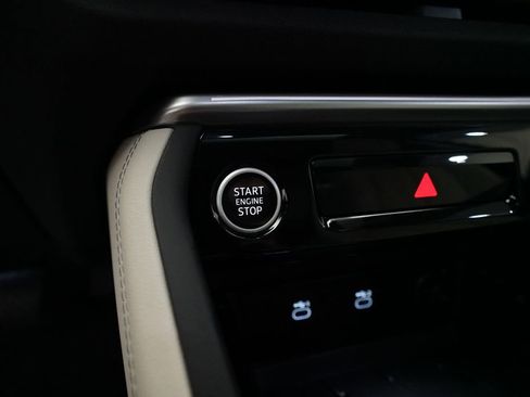 Used 2025 Audi Q5 Premium w/ Convenience Package image 32