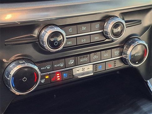 Used 2024 Ford F150 Lariat w/ FX4 Off-Road Package image 14