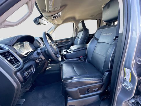 Used 2024 RAM 2500 Laramie image 13