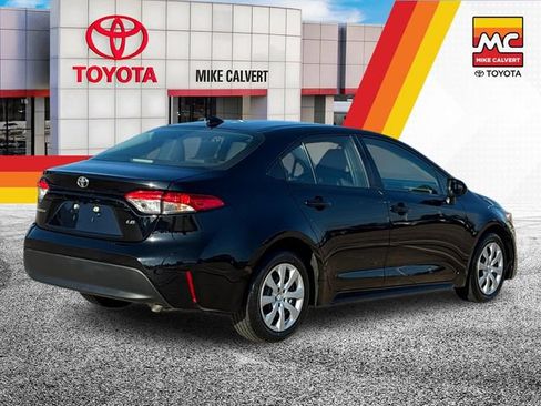 Used 2024 Toyota Corolla LE FWD image 5