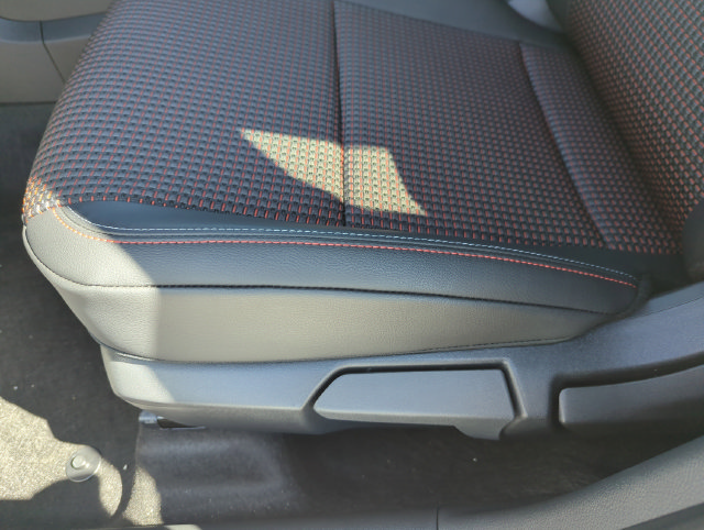 Used 2026 Nissan Kicks SR FWD image 27