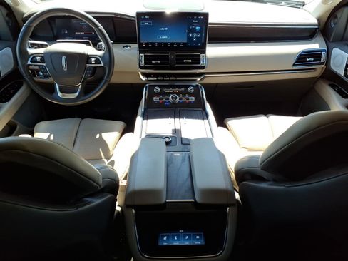 Used 2024 Lincoln Navigator L Reserve AWD/4WD image 12