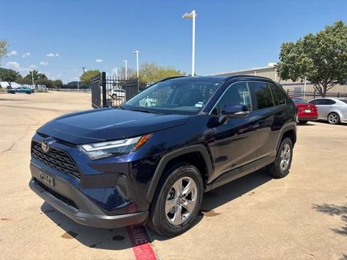 Used 2025 Toyota RAV4 XLE FWD image 1