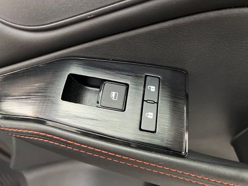 Used 2025 Nissan Rogue SV AWD/4WD image 25