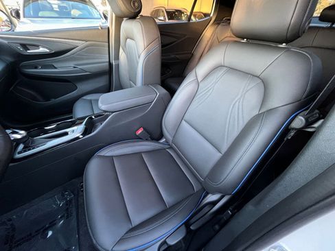 Used 2025 Buick Envista Sport Touring image 36