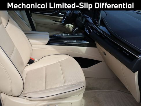 Used 2023 Cadillac Escalade Premium Luxury w/ Performance Package image 13