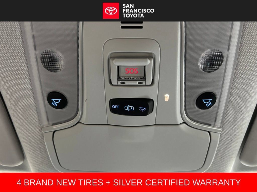 Certified 2017 Toyota Prius Prime Advanced FWD image 34