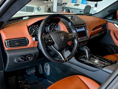 Used 2022 Maserati Levante GT image 14