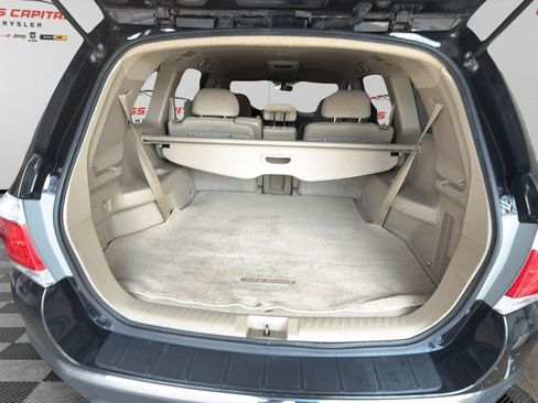 Used 2012 Toyota Highlander FWD w/ Tech Pkg image 37