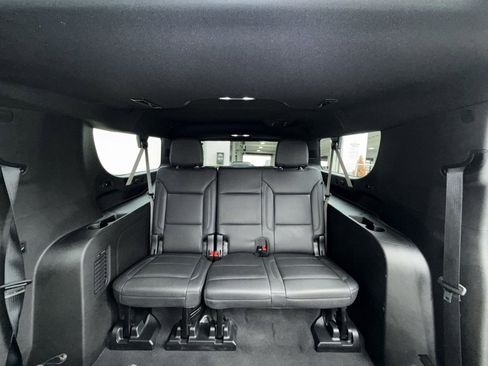 Used 2023 Chevrolet Suburban LT w/ LT Signature Package image 26