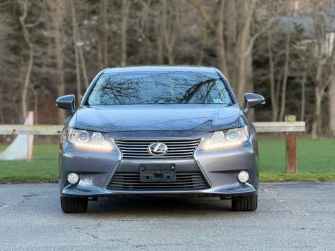 Used 2013 Lexus ES 350 w/ Luxury Pkg image 3