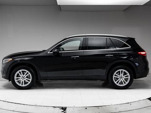 Used 2025 Mercedes-Benz GLC 300 4MATIC image 2