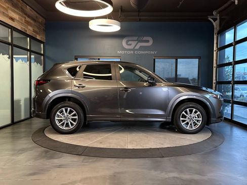 Used 2024 MAZDA CX-5 AWD 2.5 S w/ Preferred Package image 2