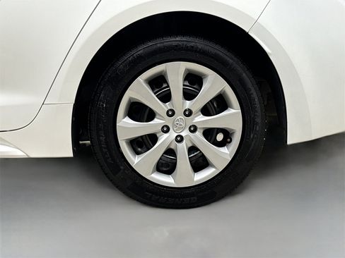 Used 2024 Toyota Corolla LE image 29