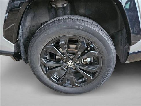 Used 2022 Toyota RAV4 SE image 22