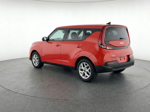 Used 2025 Kia Soul LX w/ LX Technology Package image 6
