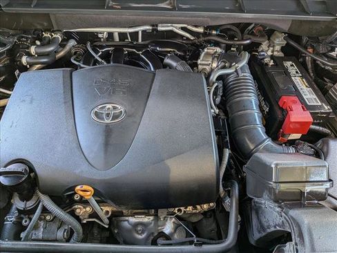 Used 2021 Toyota Highlander XSE FWD image 21