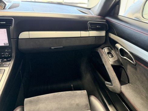 Used 2018 Porsche 911 GT3 RWD image 14