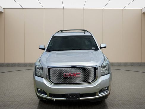 Used 2015 GMC Yukon XL Denali w/ Touring Package AWD/4WD image 21