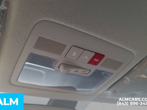 Certified 2025 Hyundai Venue Limited FWD image 31