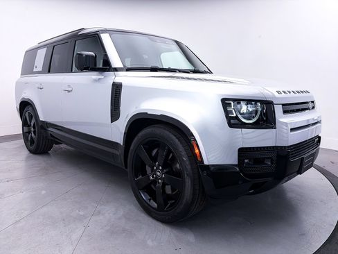 Used 2023 Land Rover Defender 130 X-Dynamic SE AWD/4WD image 30
