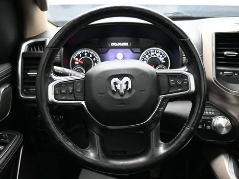 Used 2019 RAM 1500 Laramie AWD/4WD image 17